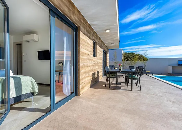 Aura By Interhome Ferienhaus Pula