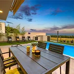 Aura By Interhome *