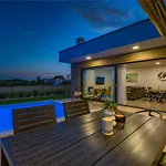 Aura By Interhome * Pula