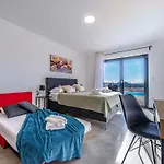 Aura By Interhome *