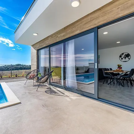 Aura By Interhome Pula