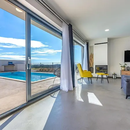 Aura By Interhome * Pula