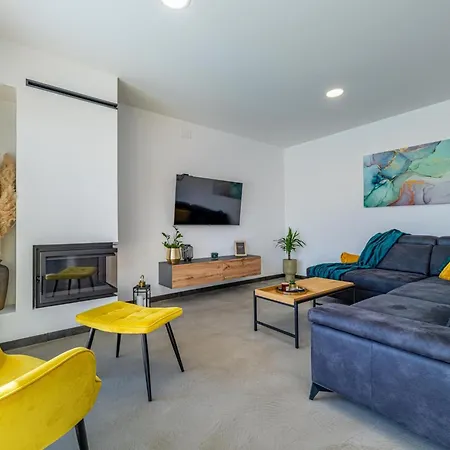 Aura By Interhome *