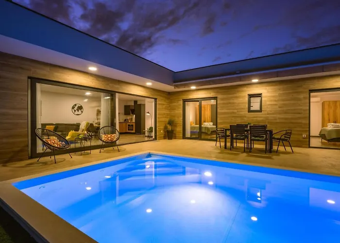 Holiday home Aura By Interhome *