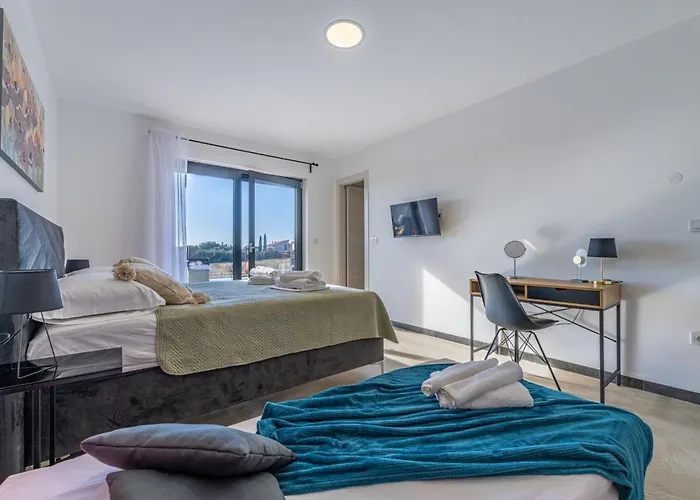 Holiday home Aura By Interhome *